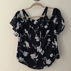 Sienna sky cold shoulder tie front top